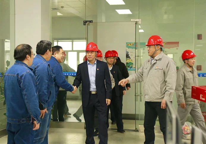 建投能源黨委書記、總經(jīng)理徐貴林一行到邢臺熱電進(jìn)行節(jié)日慰問