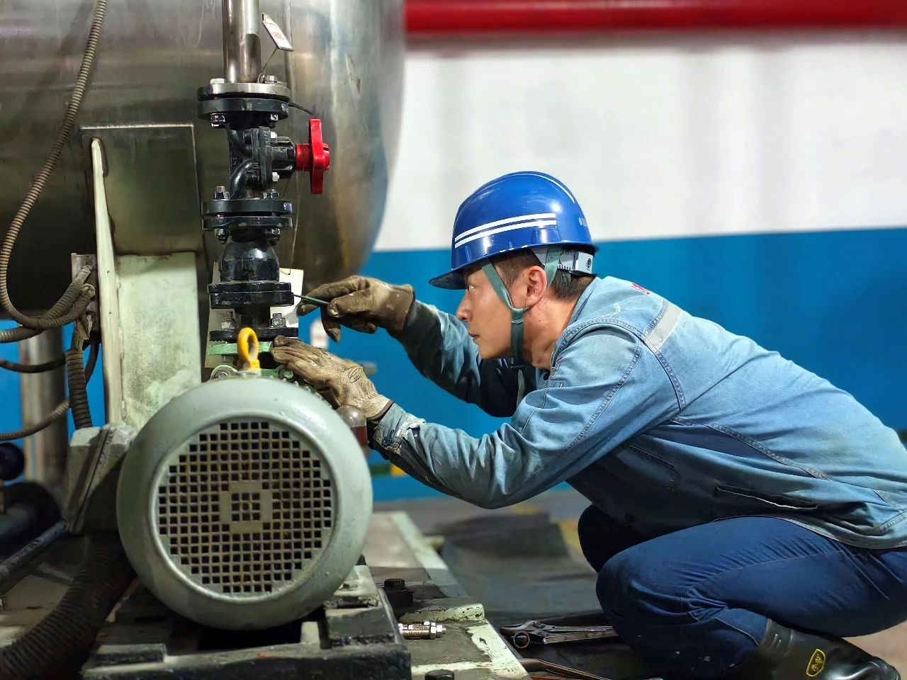 勇?lián)９┴?zé)任，共慶祖國(guó)華誕！